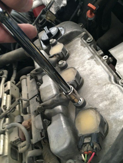 How to Change the Spark Plugs