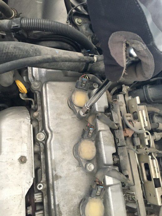 How to Change the Spark Plugs